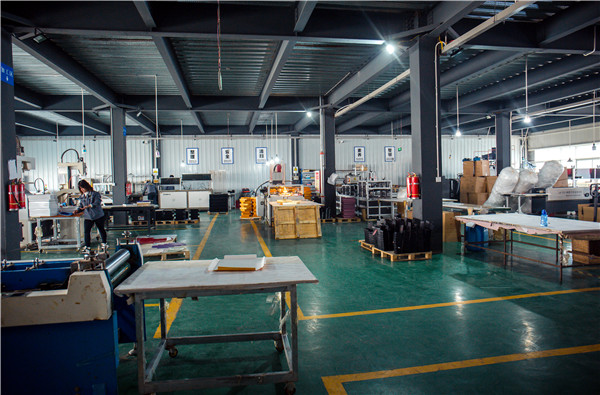 點(diǎn)創(chuàng)包裝車間